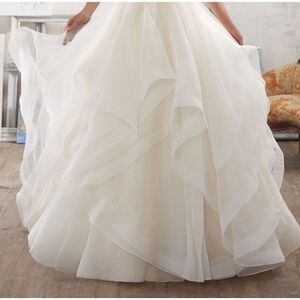 MAKE ME AN OFFER :)

Marissa Wedding Dress By Morilee